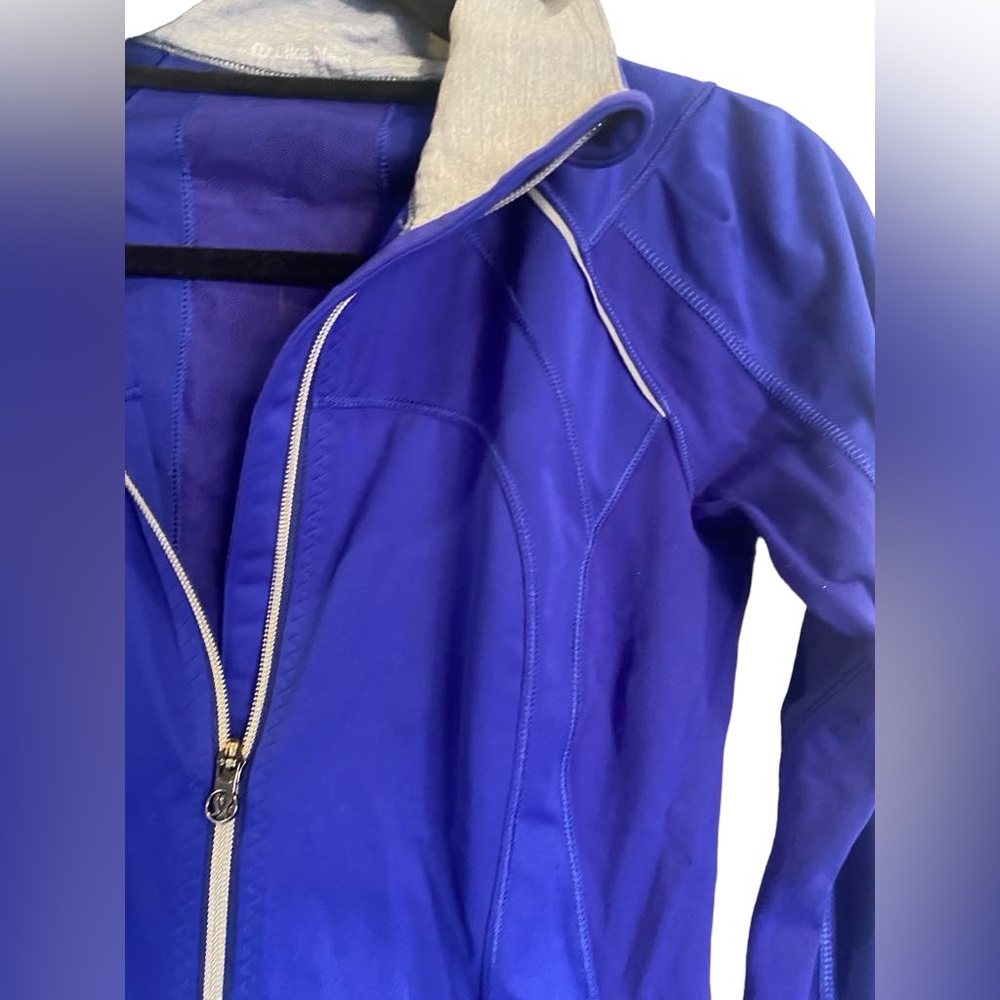 Lululemon Active Jacket Size 4 - image 2